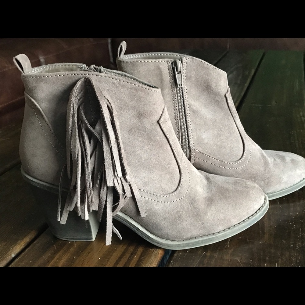 Women’s FADED GLORY Fringe Bootie Size 9